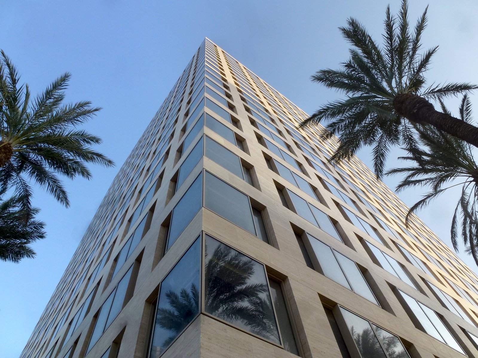 650-newport-center-drive-pimco-headquarters-pei-cobb-freed-partners