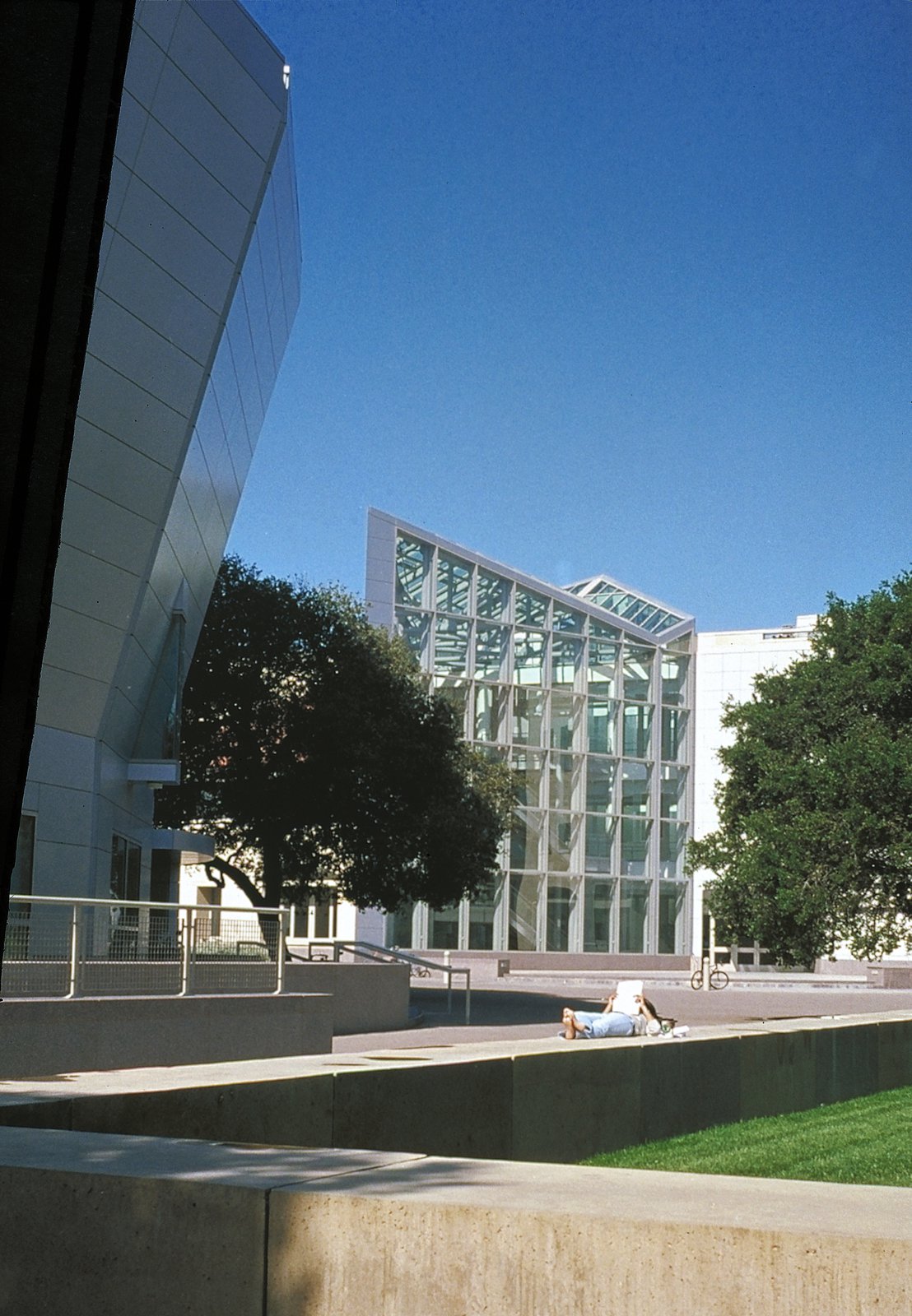 Science And Engineering Quad, Stanford University | Pei Cobb Freed ...